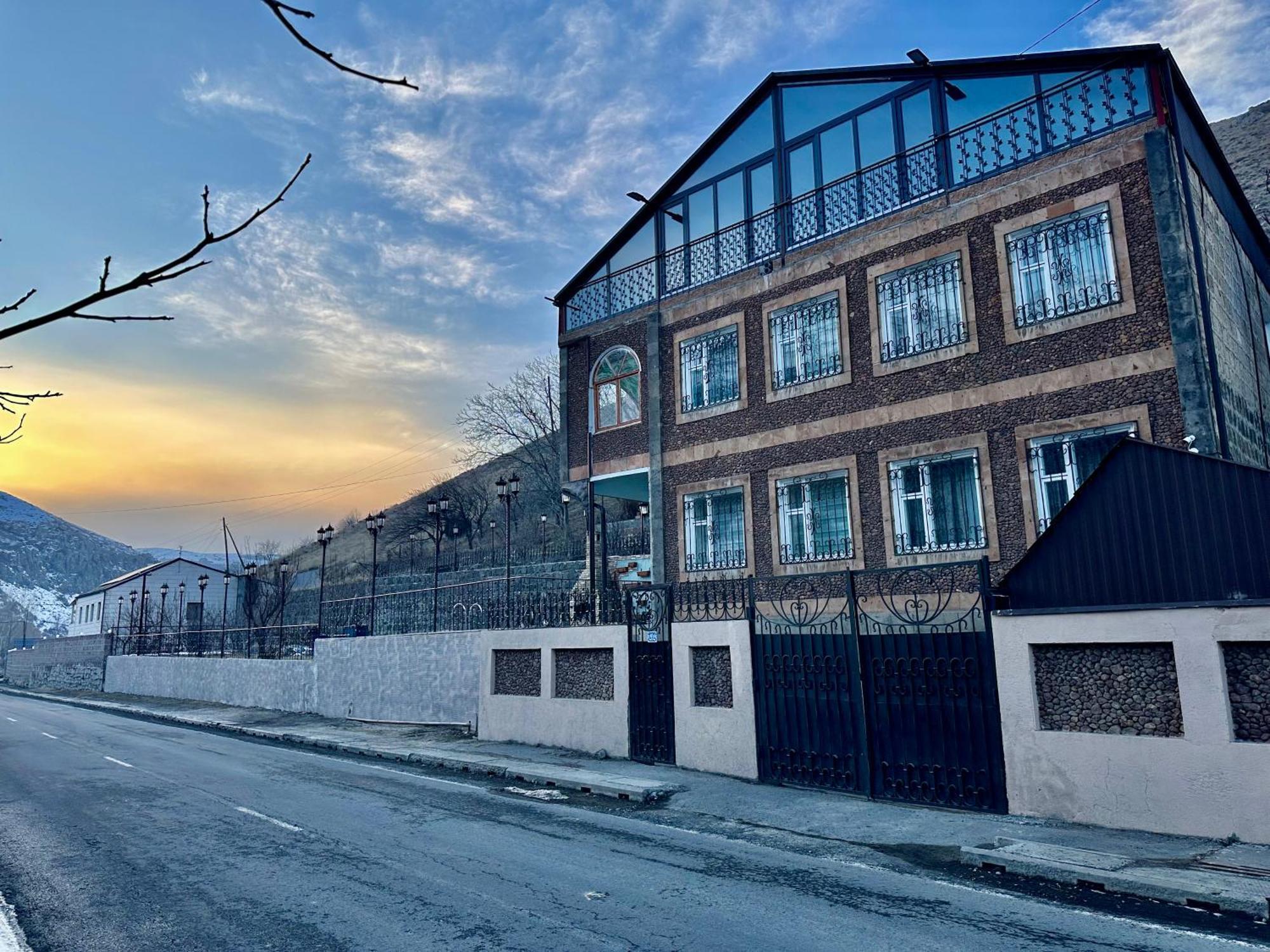 Tadevosyan Guest House Bjni Exteriér fotografie